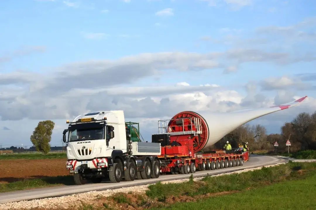 Overweight & Irregular Heavy-Lift Cargo handling 1